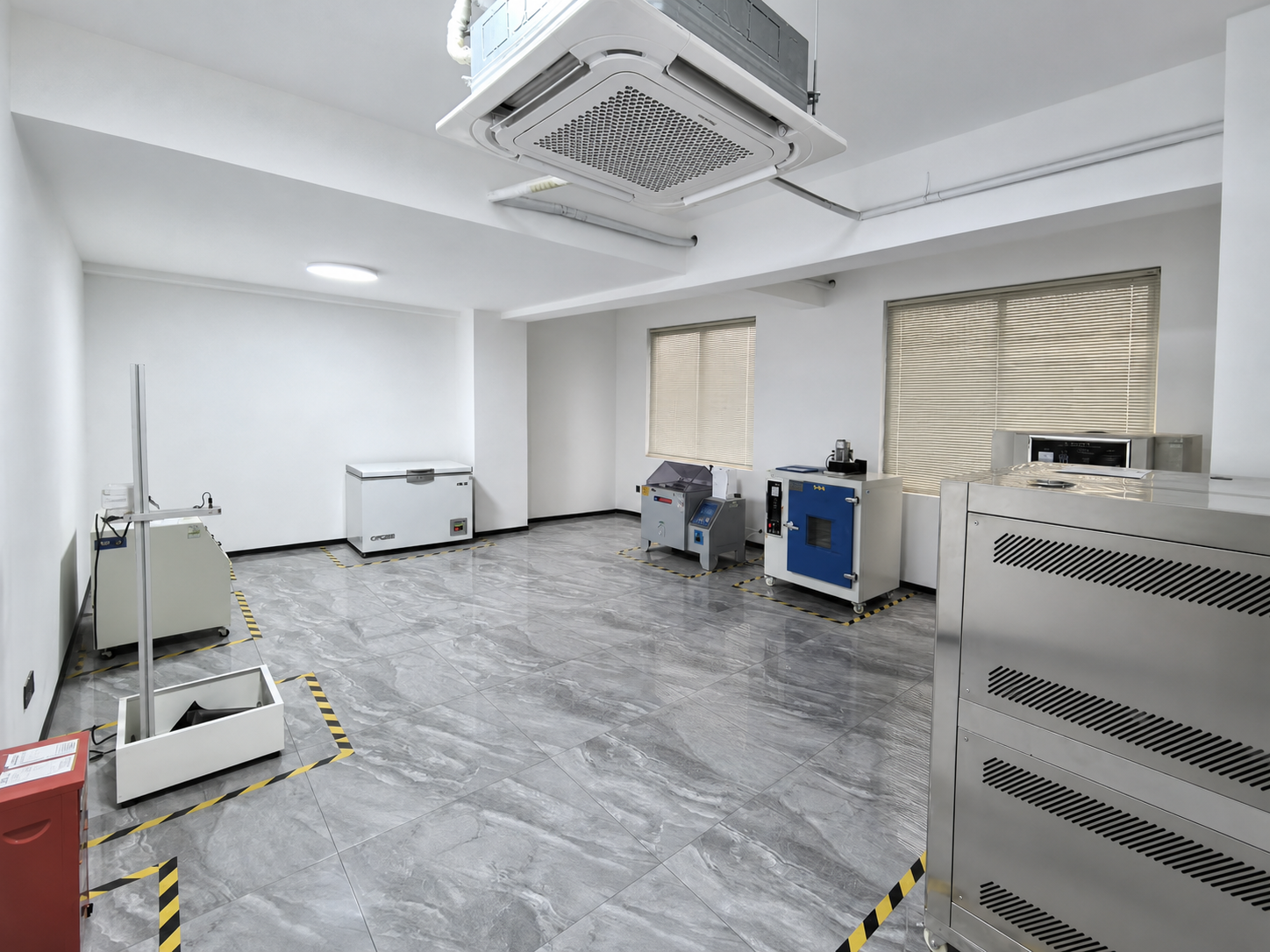 Rongqin environmental testing equipment room